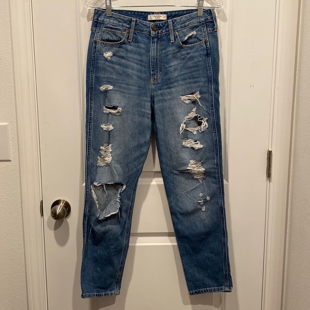 Abercrombie & Fitch Distressed Boyfriend Jeans Size 27